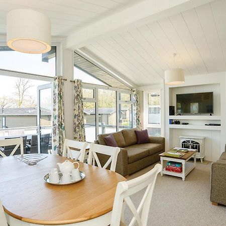 Hotel Woodside Coastal Retreat à Fishbourne  Extérieur photo