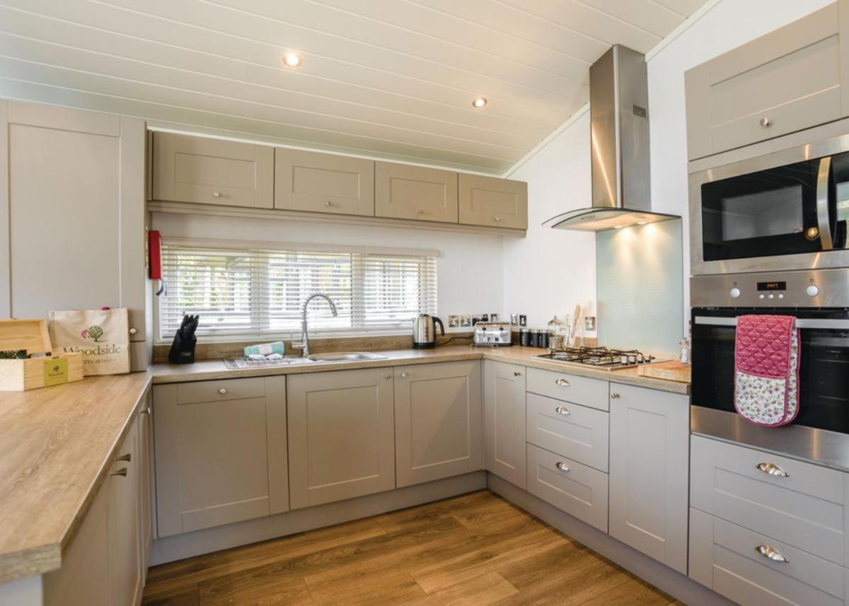 Hotel Woodside Coastal Retreat à Fishbourne  Extérieur photo
