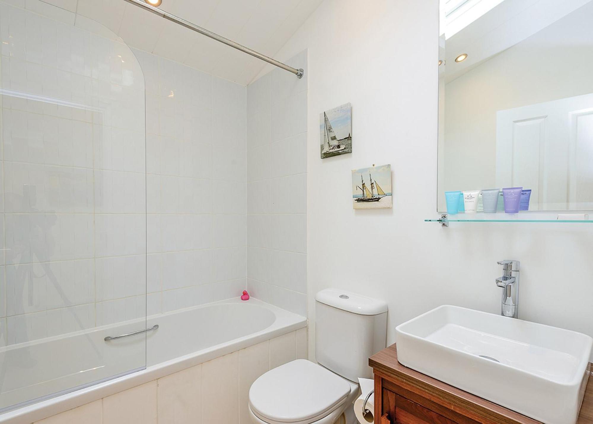 Hotel Woodside Coastal Retreat à Fishbourne  Chambre photo